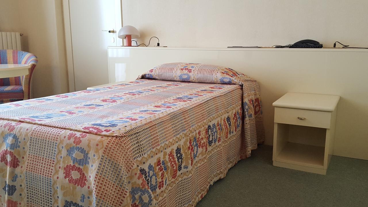 Hotel Sollievo 몬테그로또테르메 외부 사진